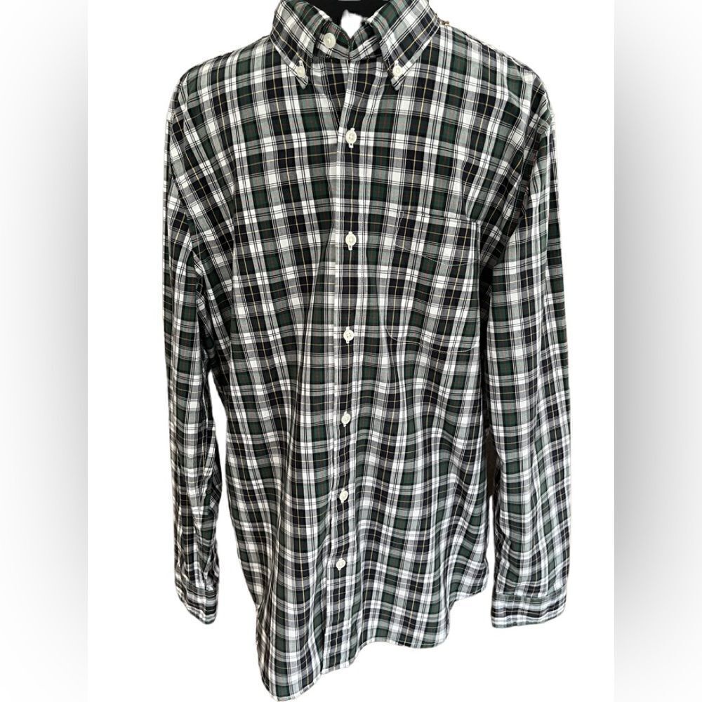 American Eagle Outfitters plaid Classic fit button down shirt size L.